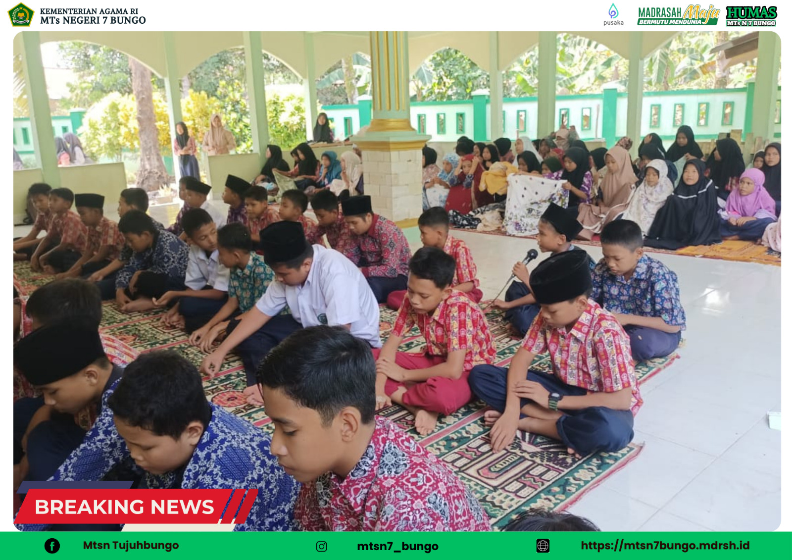 Sholat Dzuhur Berjamaah di Madrasah