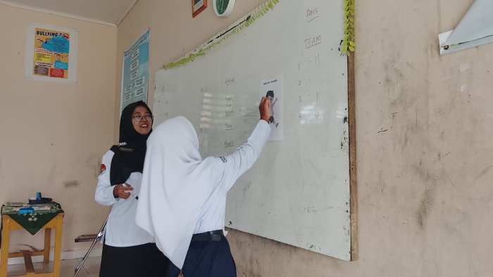 Belajar Bahasa Inggris Jadi Seru, Kelas VII C MTsN 7 Bungo Terapkan Metode Gamifikasi