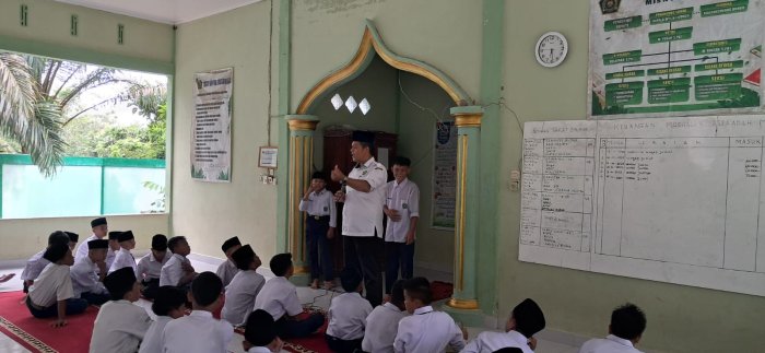 Teguhkan Nilai Syukur dan Akhlak Mulia, Guru Pembimbing Berikan Penguatan pada Kultum Siswa