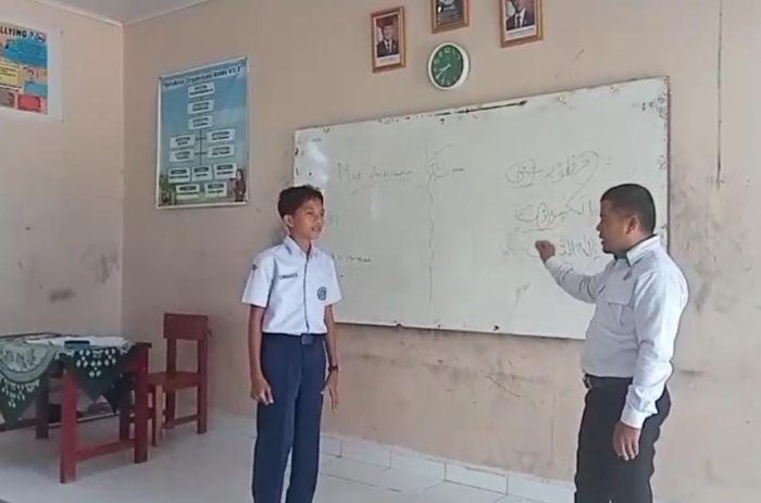 Dalami Ilmu Tajwid, Siswa MTsN 7 Bungo Praktik Menentukan Mad Arid Lissukun dalam Surah Al-Maun Dalami Ilmu Tajwid, Siswa MTsN 7 Bungo Praktik Menentukan Mad Arid Lissukun dalam Surah Al-Maun