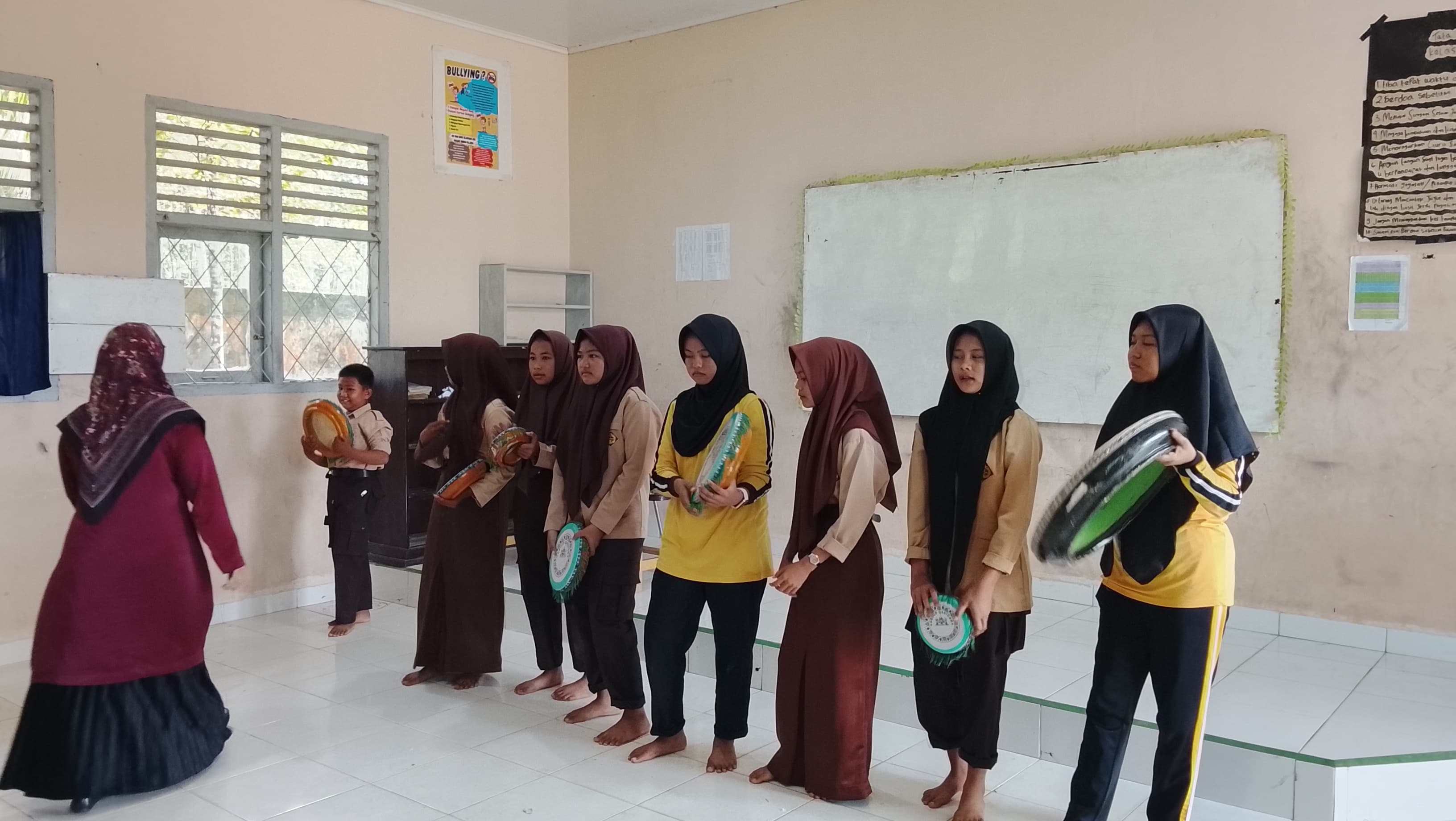 Pembinaan Bakat dan Minat Ekstrakurikuler Rebana di MTsN 7 Bungo: Menguatkan Kreativitas dan Karakter Islami Siswa
