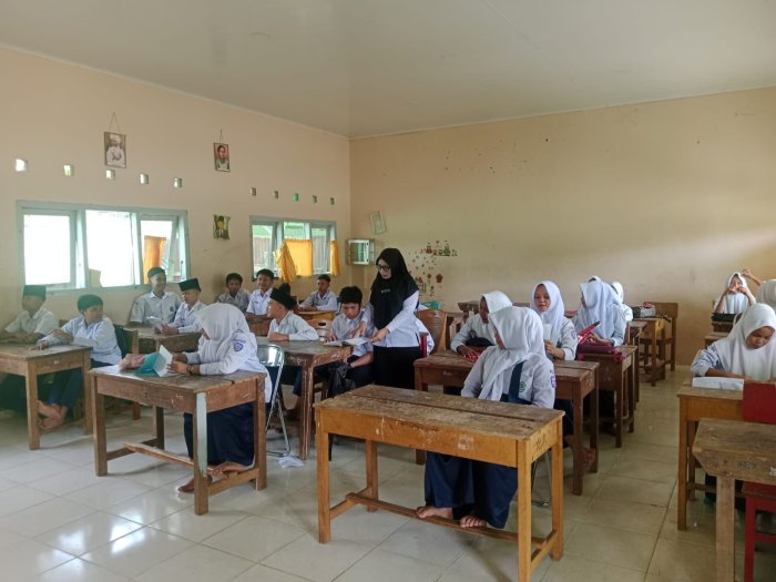 Di Balik Kelancaran KBM, Peran Vital Guru Piket MTsN 7 Bungo Jaga Disiplin dan Kondusivitas Madrasah