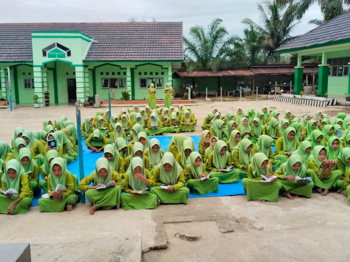 MTsN 7 Bungo Gelar Pembacaan Surah Yasin Rutin Setiap Jumat Pagi