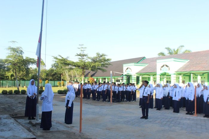 MTsN 7 Bungo Gelar Upacara Bendera Khidmat, Wakamad Kesiswaan Ingatkan Siswa Matangkan Persiapan PAS MTsN 7 Bungo Gelar Upacara Bendera Khidmat, Wakamad Kesiswaan Ingatkan Siswa Matangkan Persiapan PAS