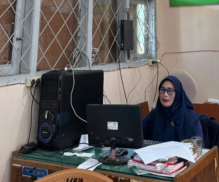 Guru MTsN 7 Bungo Ikuti Pelatihan Melalui Platform Akun Pintar Kemenag untuk Tingkatkan Profesionalisme