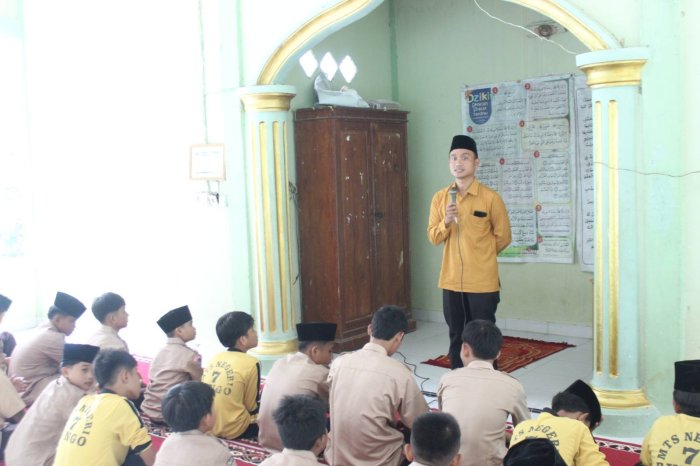 Pelaksanaan Salat Zuhur Berjamaah dan Kajian Keagamaan MTsN 7 Bungo, Wujud Penanaman Akhlakul Karimah Pelaksanaan Salat Zuhur Berjamaah dan Kajian Keagamaan MTsN 7 Bungo, Wujud Penanaman Akhlakul Karimah