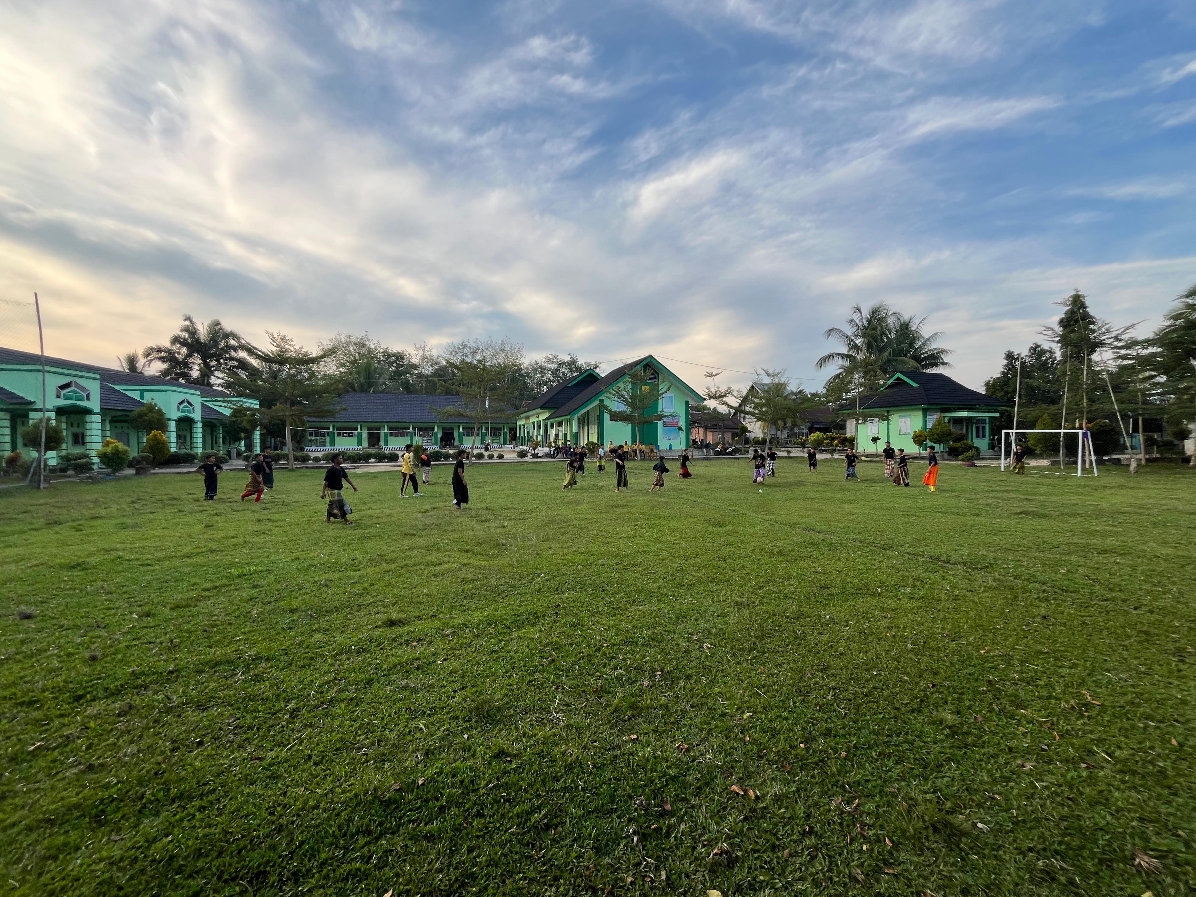 Keceriaan dan Semangat Kebersamaan Warnai Game Education MATSAMA MTsN 7 Bungo