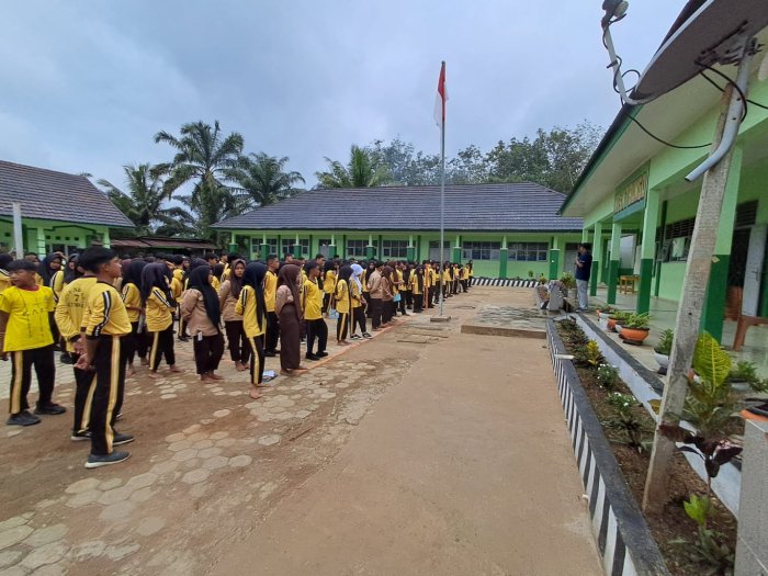 Kepala MTsN 7 Bungo Pimpin Apel Usai Rangkaian Kegiatan Persiapan ASAS Ganjil