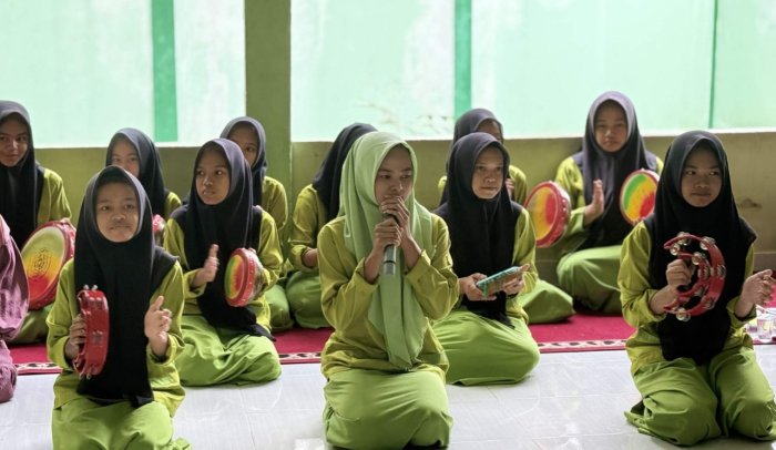 Tim Rebana Putri MTsN 7 Bungo Semarakkan Isra' Mi'raj 1447 H dengan Shalawat Merdu Penuh Syiar