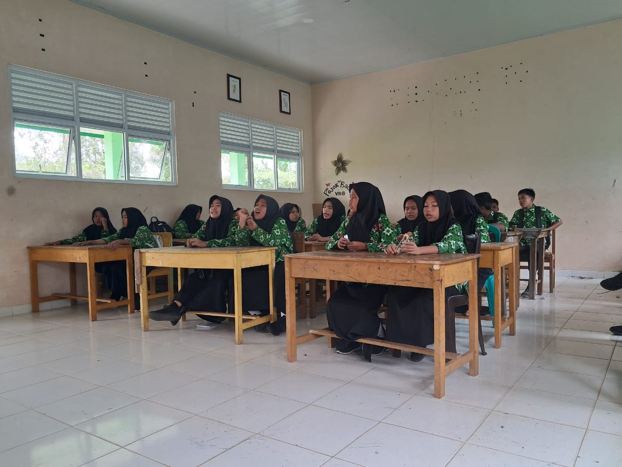 Gema Shalawat Nabi Sebelum Kegiatan Belajar di MTs Negeri 7 Bungo