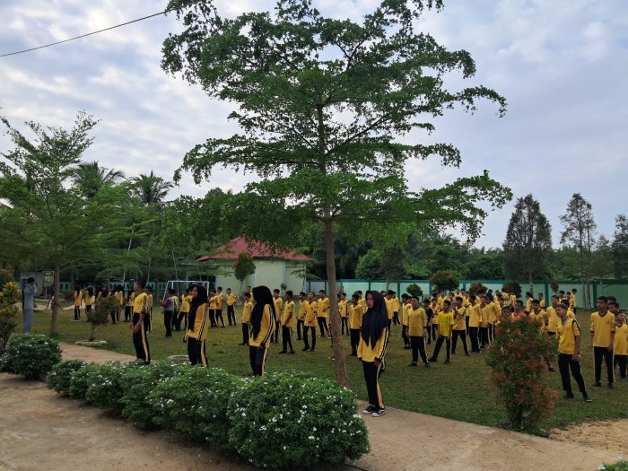MTsN 7 Bungo Gelar Senam Kebugaran Jasmani, Wujudkan Madrasah Sehat dan Ceria