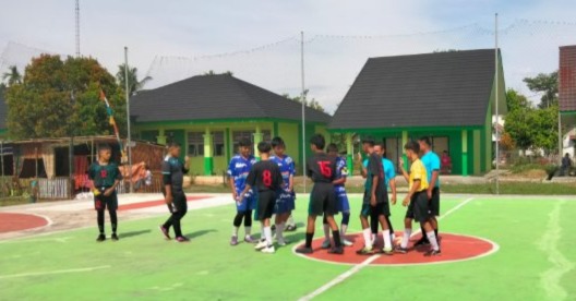 Tim Futsal MTsN 7 Bungo Club B Tampil Maksimal Meski Harus Terhenti di Babak Awal Turnamen Futsal MAN 3 Bungo