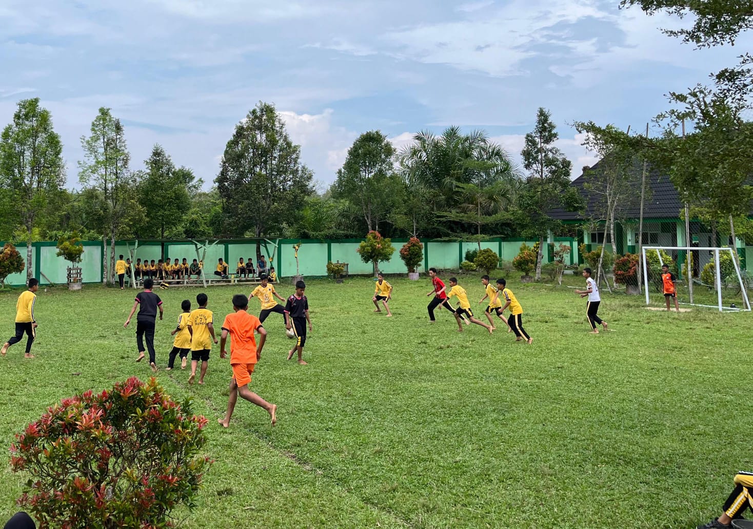 Semarak Classmeeting Semester Genap MTsN 7 Bungo Hari Kedua: Ajang Mini Soccer Antar Kelas Penuh Sportivitas