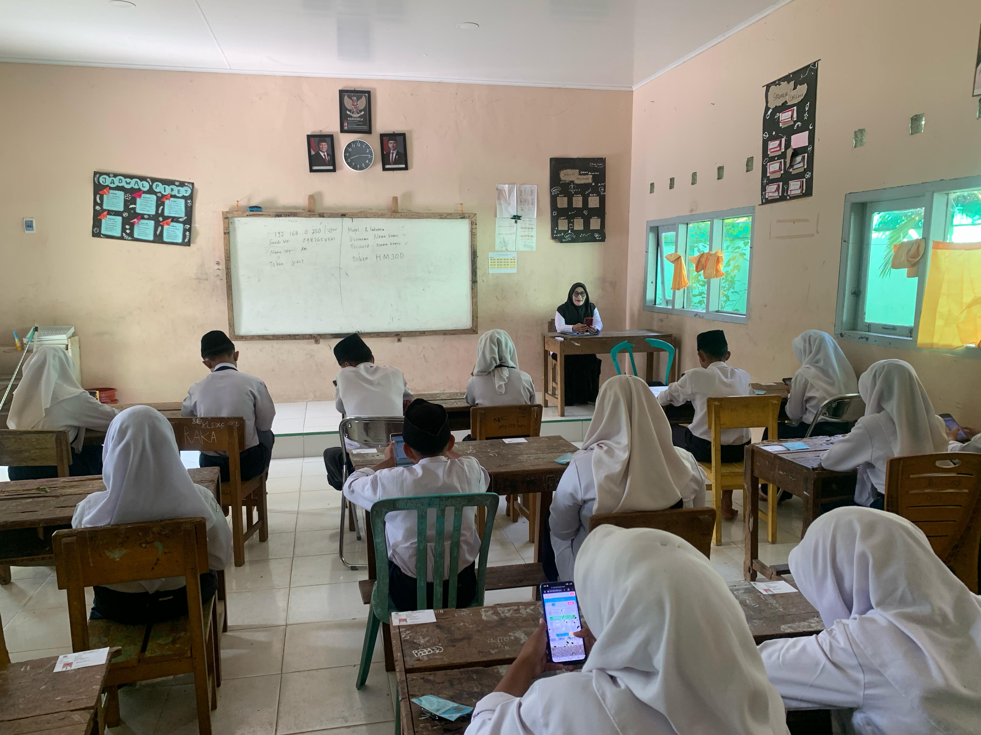 MTsN 7 Bungo Gelar Ujian Madrasah TP 2024/2025 Berbasis Android