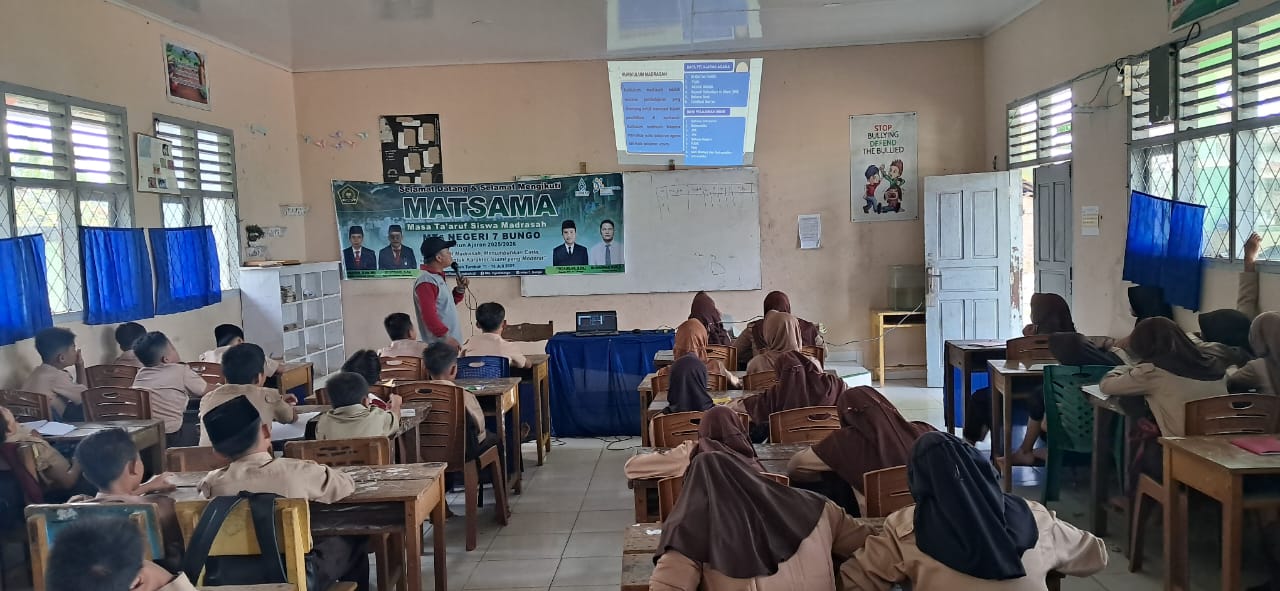Hari Kedua MATSAMA, Peserta Didik Baru MTsN 7 Bungo Diperkenalkan dengan Kurikulum Madrasah