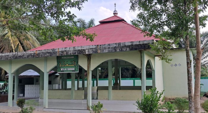 Musholla Assa'adah Jadi Sarana Pembinaan Karakter Religius Siswa MTsN 7 Bungo