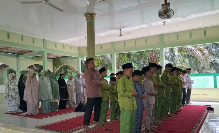 KBM Semester Genap Resmi Dimulai, MTsN 7 Bungo Konsisten Tanamkan Disiplin melalui Shalat Dzuhur Berjamaah