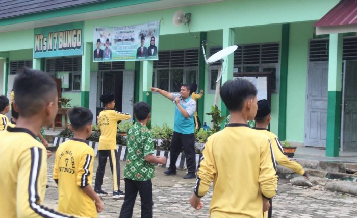 Giat Kebugaran, MTsN 7 Bungo Gelar Senam Kebugaran Jasmani Bersama Giat Kebugaran, MTsN 7 Bungo Gelar Senam Kebugaran Jasmani Bersama