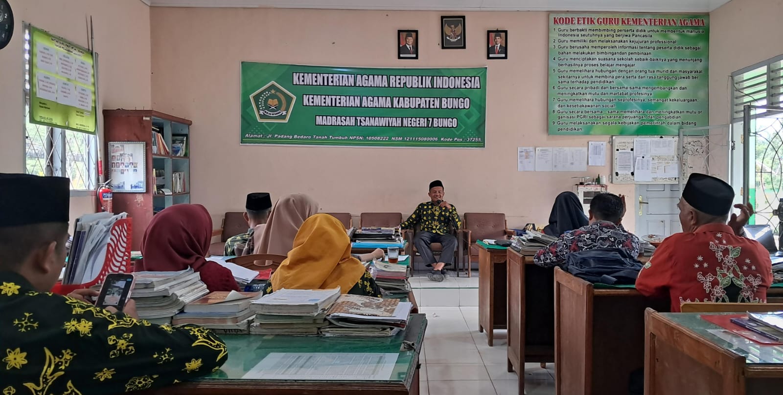 Kepala MTsN 7 Bungo Pimpin Rapat Koordinasi, Bahas Berbagai Agenda Penting Madrasah