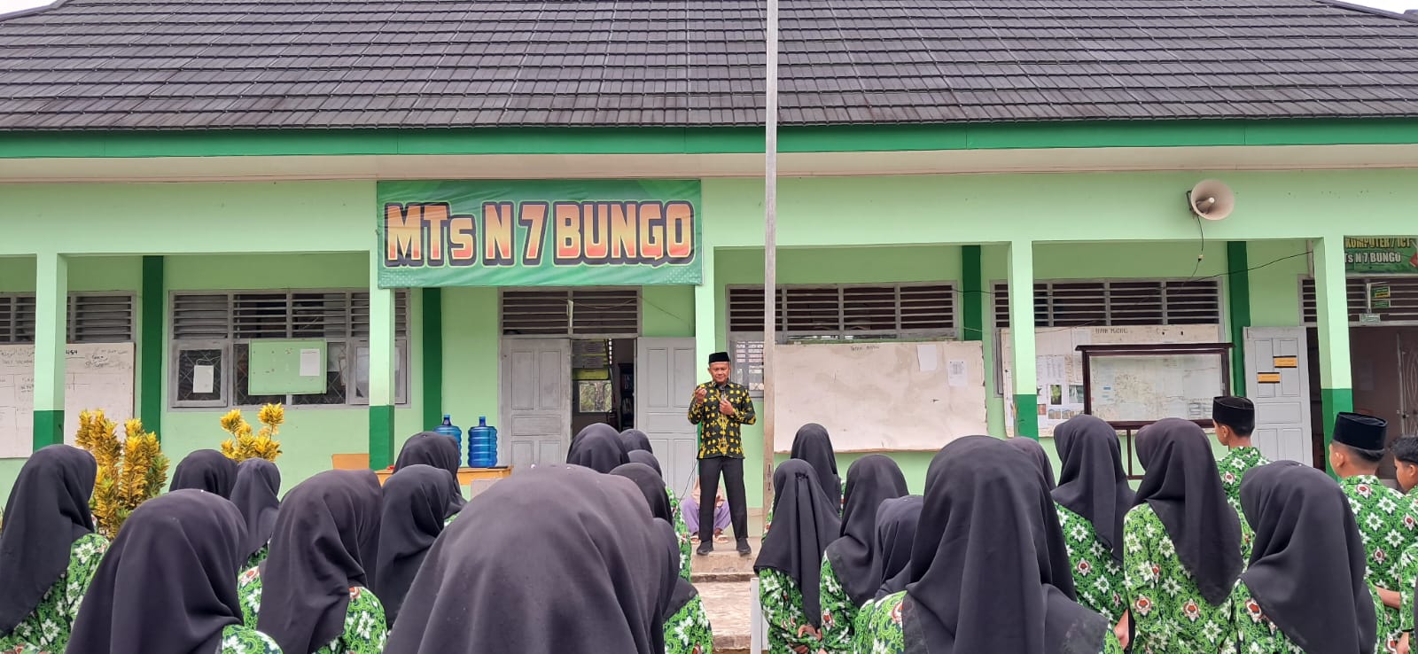 Kepala MTs Negeri 7 Bungo Resmi Membuka Pelaksanaan Asesmen Sumatif Semester Genap Tahun Ajaran 2024/2025
