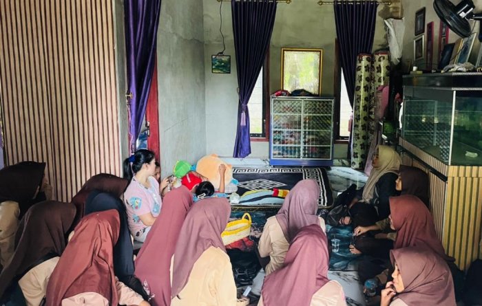 Tumbuhkan Nilai Empati, Siswa Kelas VIII B Gelar Kunjungan Sosial kepada Rekan yang Sakit Tumbuhkan Nilai Empati, Siswa Kelas VIII B Gelar Kunjungan Sosial kepada Rekan yang Sakit