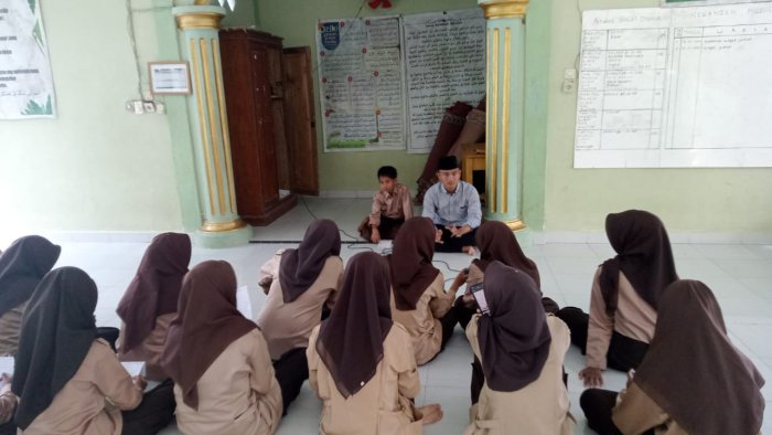 Gema Ayat Suci Hiasi Musholla, Siswa MTsN 7 Bungo Antusias Ikuti Ekstrakurikuler Tilawah