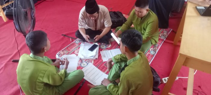 Guru IPA MTsN 7 Bungo Intensif Bimbing Siswa Jelang OMI Tingkat Kabupaten Bungo