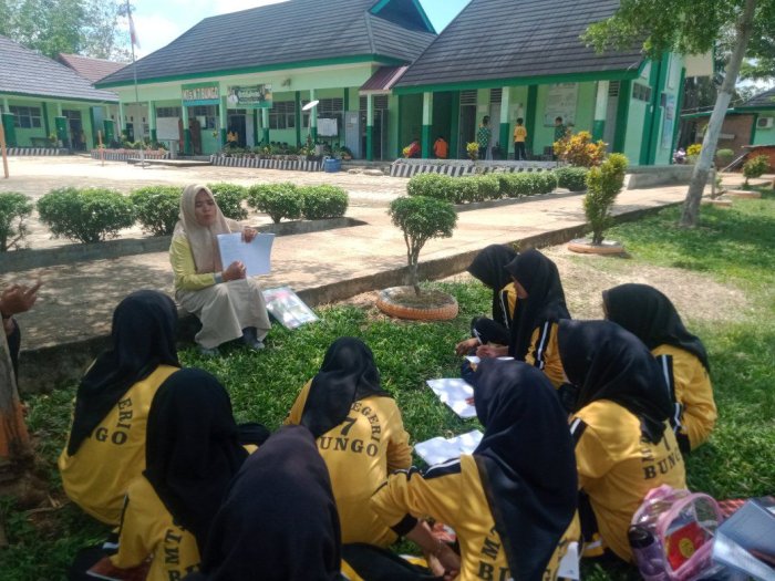 Belajar IPA di Alam Terbuka, Siswa MTsN 7 Bungo Rasakan Pembelajaran PAKEM yang Lebih Bermakna dan Menyenangkan