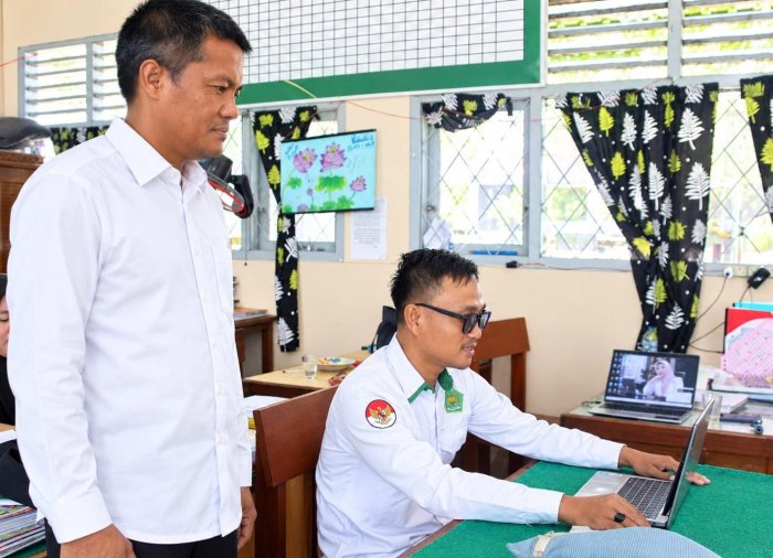 Bukan Libur, MTsN 7 Bungo Kembali PJJ: Guru Mengajar, Siswa Belajar, Kepala Madrasah Mengawal Bukan Libur, MTsN 7 Bungo Kembali PJJ: Guru Mengajar, Siswa Belajar, Kepala Madrasah Mengawal