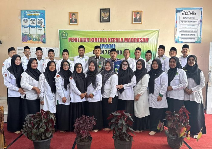 Momen Kebersamaan Pasca PKKM 2025, Perkuat Komitmen Peningkatan Mutu MTsN 7 Bungo