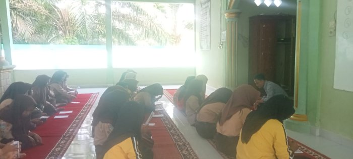 Kegiatan Pembinaan Tilawatil Qur'an di MTsN 7 Bungo Kembali Digelar, Siswa Antusias Ikuti Pelatihan