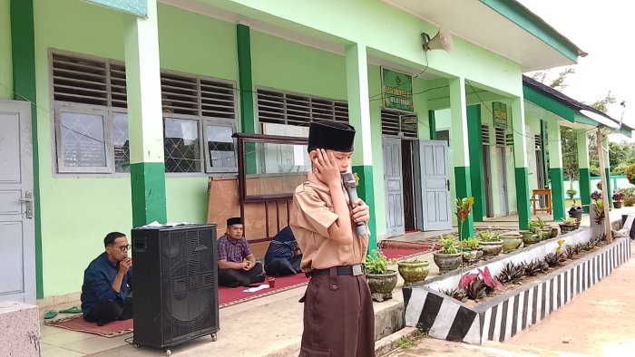 Lantunan Adzan Merdu Gavin Warnai Grand Final Ajang Minat Bakat MTsN 7 Bungo