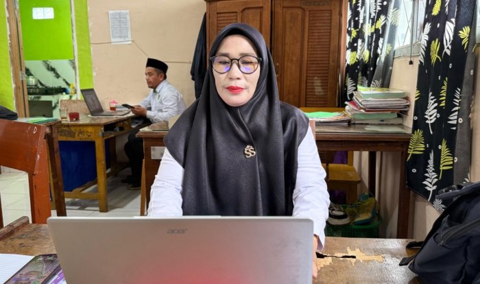 Guru-guru MTsN 7 Bungo Antusias Ikuti Pelatihan Online Melalui Platform Pintar Kemenag
