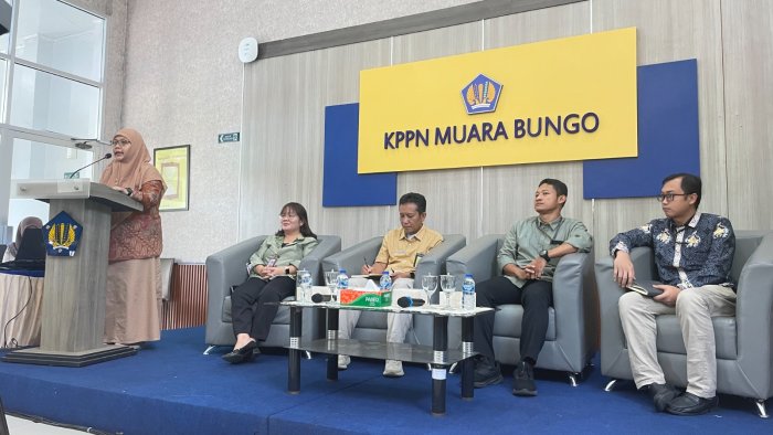 MTsN 7 Bungo Utus Operator Anggaran Ikuti Bimtek Penyusunan Laporan Keuangan UAKPA Semester I Tahun 2026 MTsN 7 Bungo Utus Operator Anggaran Ikuti Bimtek Penyusunan Laporan Keuangan UAKPA Semester I Tahun 2026