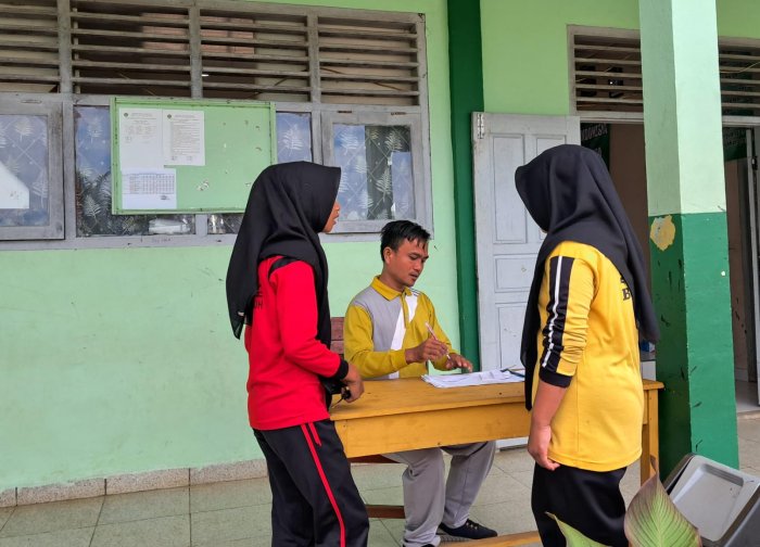 Guru Piket MTsN 7 Bungo: Garda Terdepan Menjaga Ketertiban dan Kelancaran Proses Belajar Mengajar