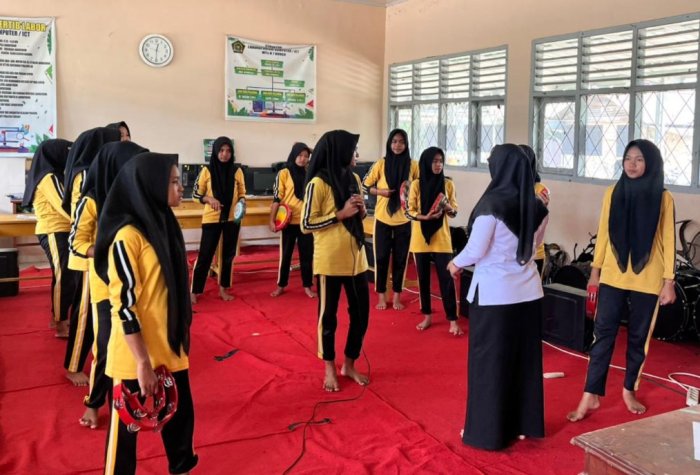 Tim Kasidah Rebana MTsN 7 Bungo Siap Memeriahkan Peringatan Isra Miraj 1447 H