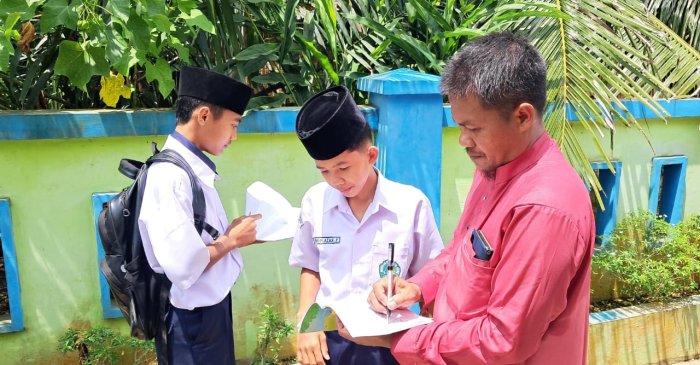 Razia Agenda Shalat: Bentuk Pengawasan MTsN 7 Bungo terhadap Kedisiplinan Ibadah Siswa