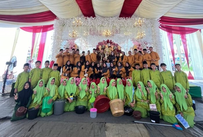 Hangat dan Penuh Kebersamaan, Keluarga Besar MTsN 7 Bungo Hadiri Pernikahan Ibu Lisa Putri, S.Pd
