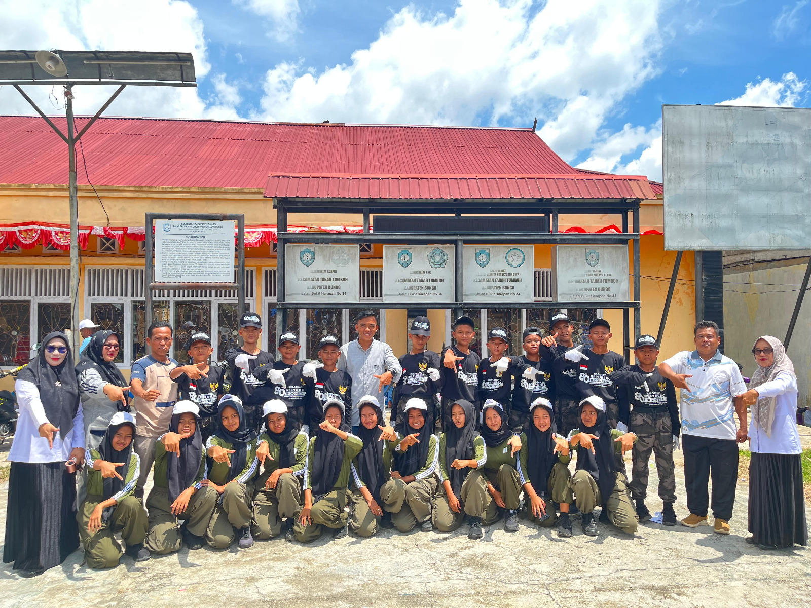 Tim LKBB MTsN 7 Bungo Sukses Meriahkan Rangkaian HUT ke-80 RI di Kecamatan Tanah Tumbuh