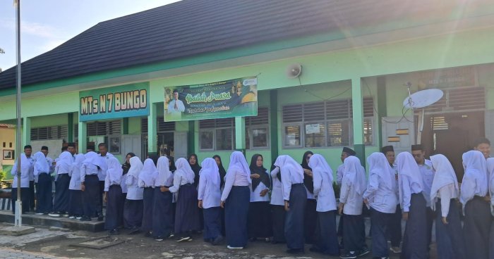 Halal bi Halal Idul Fitri Momentum Mempererat Silaturahmi, Hangatnya Kebersamaan Pasca Idul Fitri 1447 H di MTsN 7 Bungo