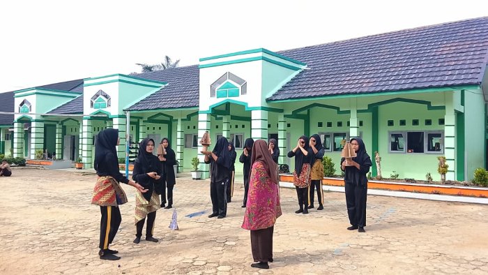 Kelas IX D Tampilkan Drama Roro Jonggrang, Pesan Moral Menginspirasi Ajang Minat Bakat MTsN 7 Bungo