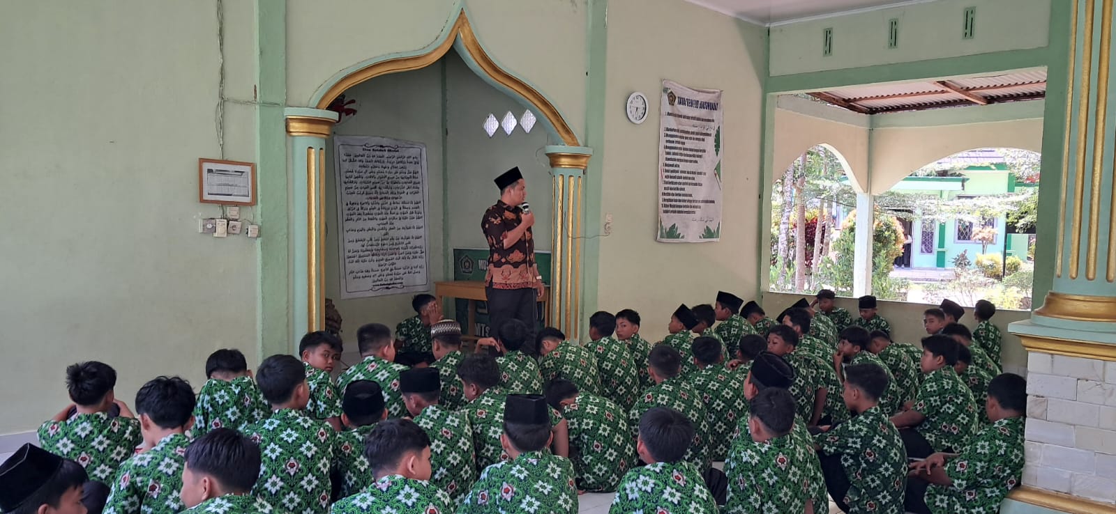 Tausiyah Singkat: Pentingnya Memperbaiki Tatacara Shalat Usai Dzuhur Berjamaah di MTsN 7 Bungo