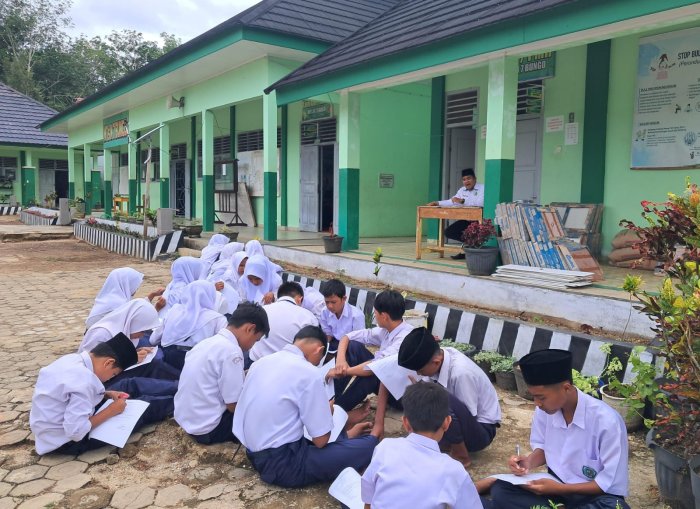 Siswa MTsN 7 Bungo Ikuti Kegiatan Pembinaan Bersama Guru BK