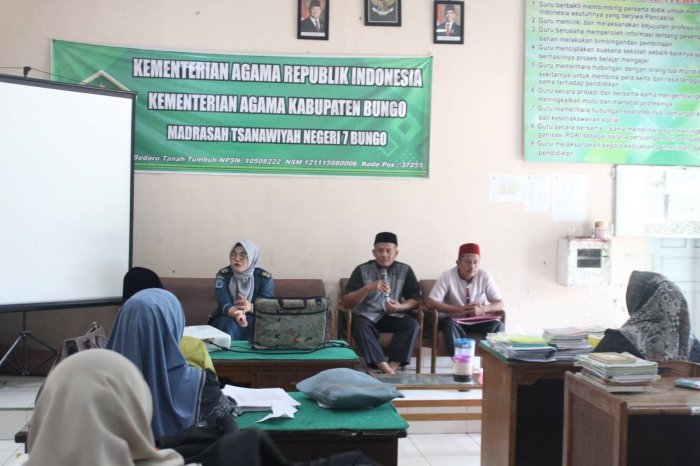 GTK MTsN 7 Bungo Ikuti Sosialisasi Pencegahan Kanker dan Tumor untuk Tingkatkan Kesadaran Hidup Sehat GTK MTsN 7 Bungo Ikuti Sosialisasi Pencegahan Kanker dan Tumor untuk Tingkatkan Kesadaran Hidup Sehat