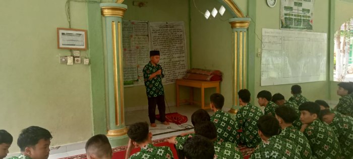 Shalat Dzuhur Berjamaah Kelas IX di MTsN 7 Bungo Berlangsung Khidmat dan Inspiratif
