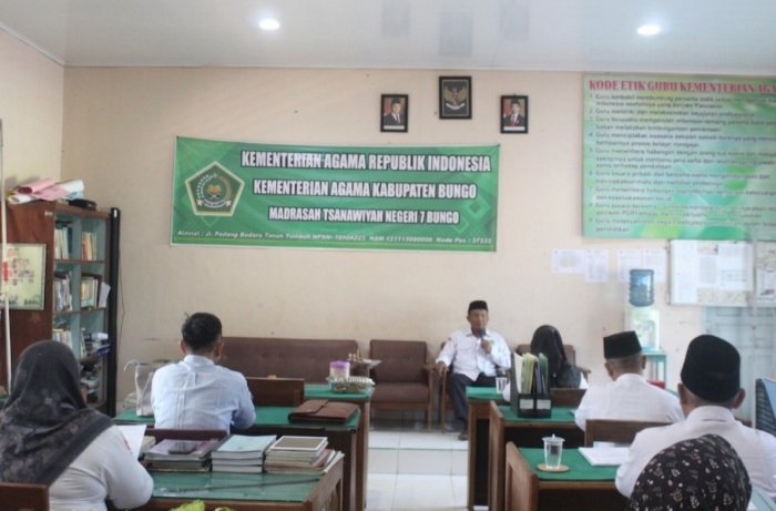 Siswa Kelas IX MTsN 7 Bungo Tahun Ajaran 2025/2026 Resmi Dinyatakan Lulus Melalui Rapat Pleno Madrasah