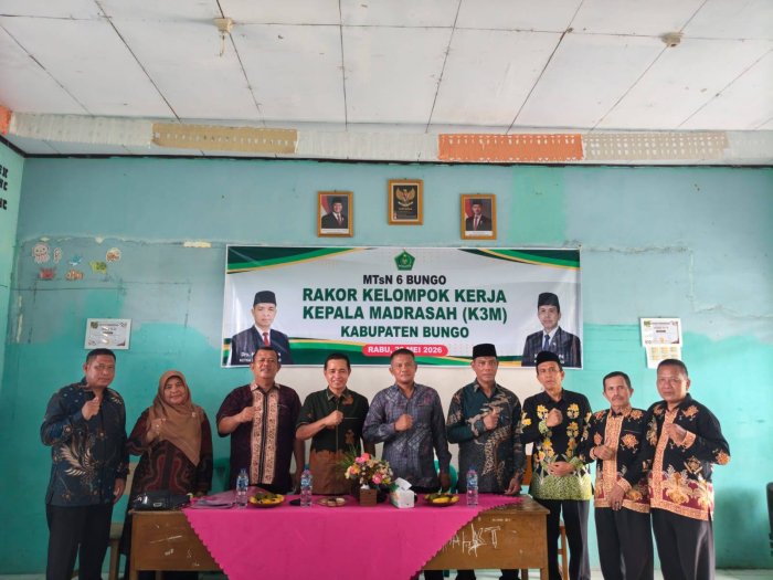 Perkuat Sinergi dan Mutu Pendidikan, Kepala MTsN 7 Bungo Hadiri Pertemuan Strategis K3M Se-Kabupaten Bungo Perkuat Sinergi dan Mutu Pendidikan, Kepala MTsN 7 Bungo Hadiri Pertemuan Strategis K3M Se-Kabupaten Bungo