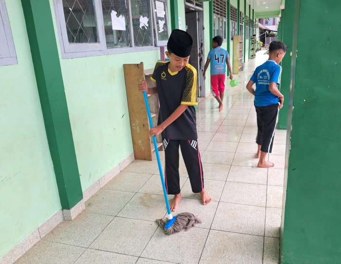 Antusiasme Siswa MTsN 7 Bungo dalam Membudayakan Lingkungan Bersih dan Ramah