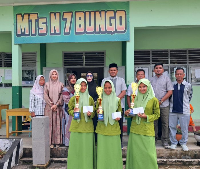 Pengumuman dan Penyerahan Hadiah Ajang MTsN 7 Bungo Mencari Bakat 2025 Berlangsung Meriah