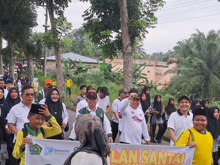 MTsN 7 Bungo Meriahkan Jalan Santai Kerukunan HAB ke-80 Kemenag: Momentum Perkuat Persatuan di Tengah Keberagaman
